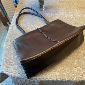Vintage Wilson leather bag in excellent condition.